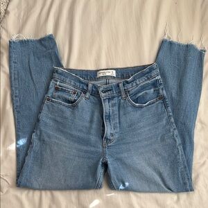 Abercrombie & Fitch The Mom High Rise Jeans